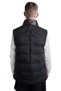 On Mens Challenger Vest 'Black' -Rooted Store BUY 1MD30040553 ROOTED NASHVILLE 3
