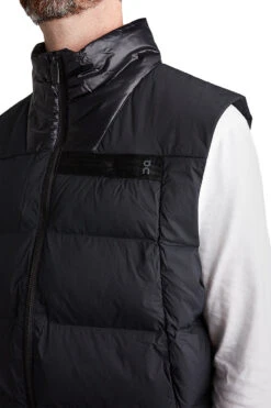On Mens Challenger Vest 'Black' -Rooted Store BUY 1MD30040553 ROOTED NASHVILLE 4